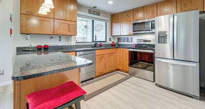 Work & Unwind! Stockton Townhome Near Med Centers