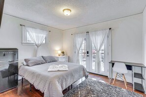 Interior - Charming Tacoma Vacation Rental: 2 Mi to Downtown! (Tacoma)