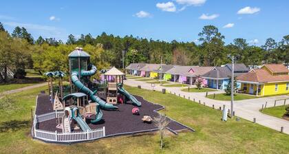 Biloxi Resort Cottage w/ Pool & Lake Access!