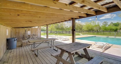 Biloxi Resort Cottage w/ Pool & Lake Access!