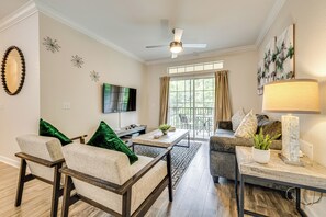 Interior - 10 Mi to Disney World: Modern Condo w/ Resort Pool (Davenport)