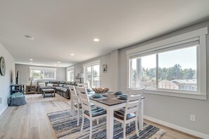 House (3 Bedrooms) | Interior - Chic Westport Vacation Rental, Walk to Beach! (Westport)