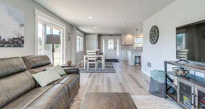 Chic Westport Vacation Rental, Walk to Beach!