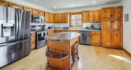 Sky Valley Retreat w/ Fire Pit & Mountain Views!