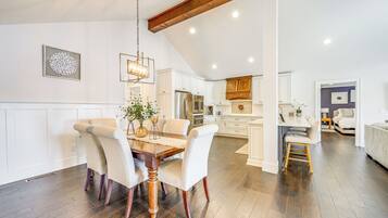 House (4 Bedrooms) | Interior