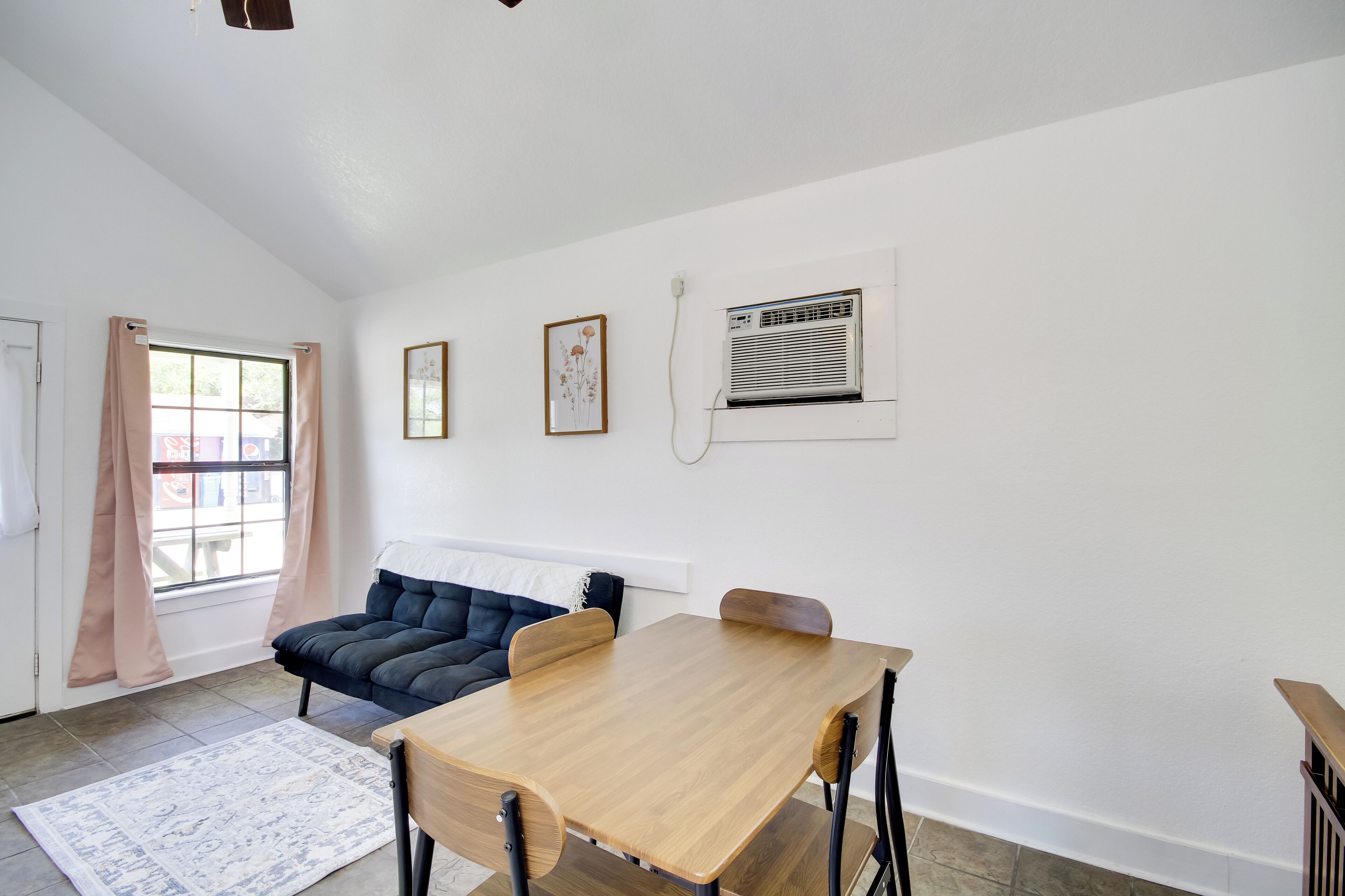 Apartment (0 Bedroom) | Interior