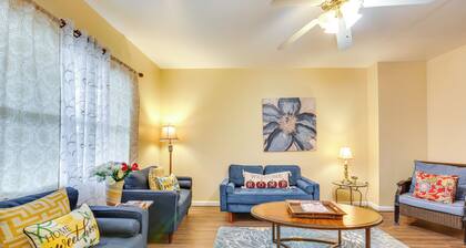 Cozy East Pittsburgh Home - 7 Mi to Frick Park!