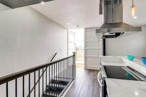 House (2 Bedrooms) | Interior - Galveston Home w/ Rooftop Deck - Walk to Beaches! (Galveston)