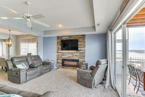 Apartment (3 Bedrooms) | Interior - Pool Access at Waterfront Lake Ozarks Rental! (Lake Ozark)