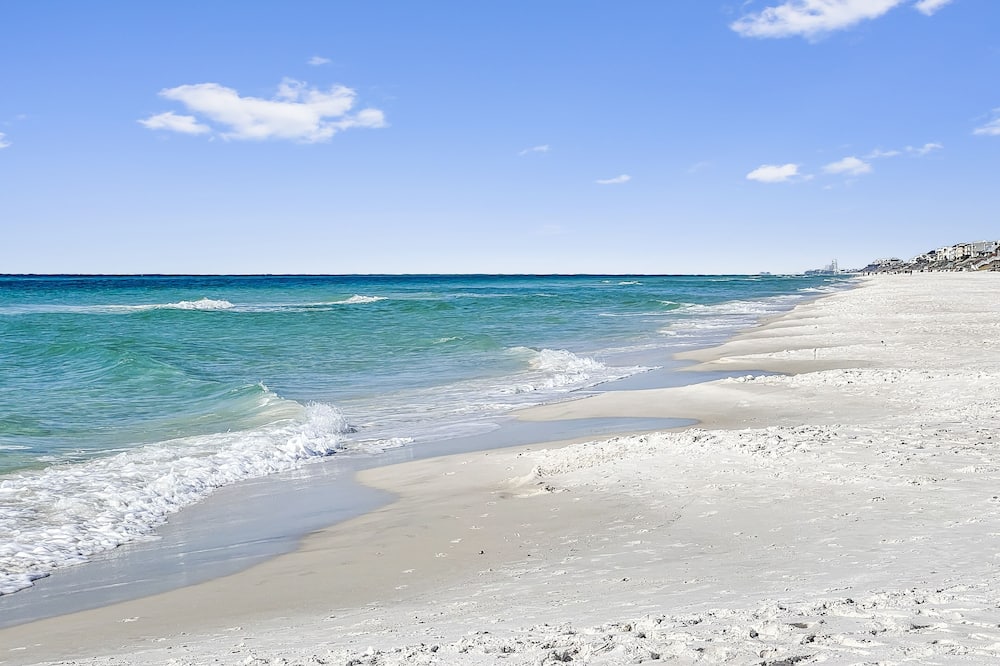 30a Hideaway 2 Bedroom Townhouse by RedAwning