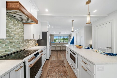 30a Hideaway 2 Bedroom Townhouse by RedAwning