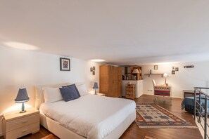 1 bedroom, free WiFi, bed sheets