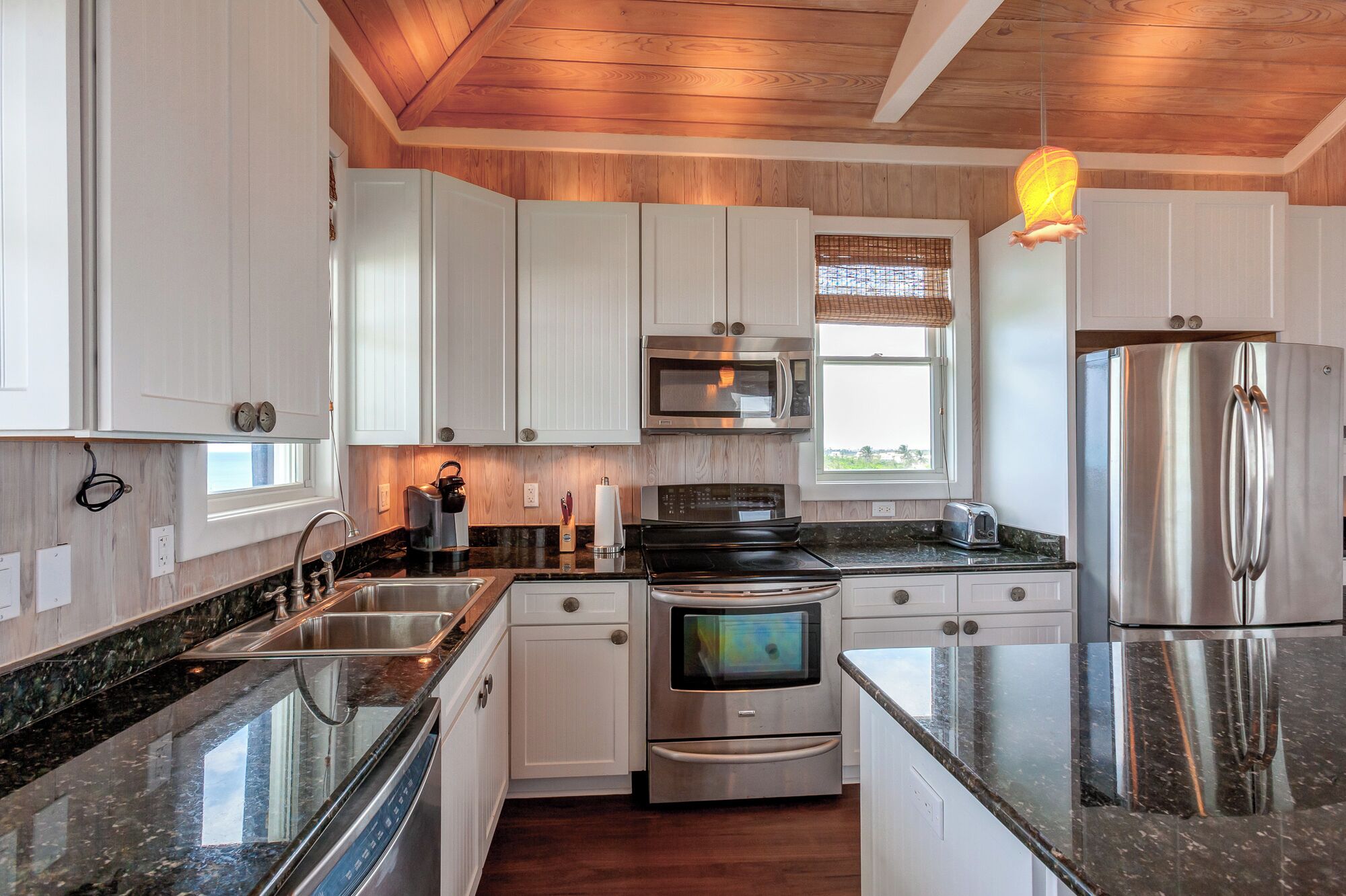 Fridge, microwave, dishwasher, coffee/tea maker