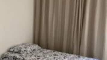 3 chambres, fer et planche à repasser, Wi-Fi, draps fournis