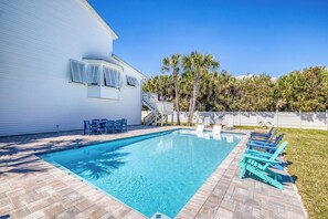 A heated pool - NEW POOL! Spacious 3 Bdrm + Loft, 2 Bath Gulf view, pet friendly home! (Pensacola Beach)