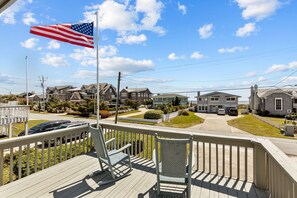 Property grounds - Joyner Cottage-Oceanside Home in Atlantic Beach, NC (Atlantic Beach)