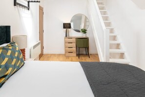 2 makuuhuonetta, työpöytä, silitysrauta/-lauta, Wi-Fi