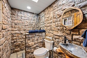 シャワー、ヘアドライヤー、タオル