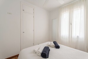 2 bedrooms, free WiFi, bed sheets - V84A | Villa Est - Two Bedroom Villa, Sleeps 4 (Torre Soli Nou)