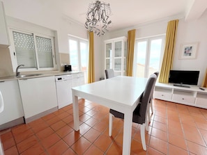 Superior Suite, Sea View | Private kitchenette | Mini-fridge, microwave, stovetop, electric kettle - Apartamentos da Vila – Duna Parque Resorts & Hotels (Odemira)