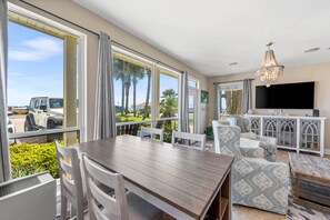 Interior - Destiny Beach Villas - Gulf Views, Steps to beach, Free Beach Service (Destin)