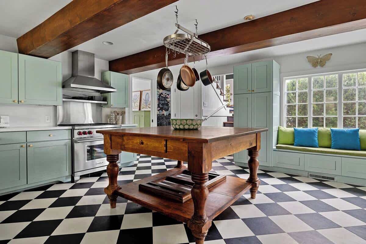 Réfrigérateur, four, plaque de cuisson, lave-vaisselle