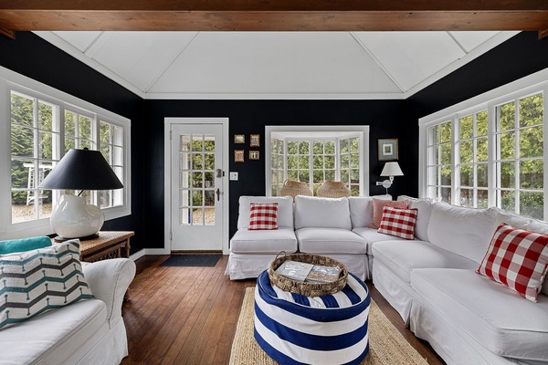 Smart TV, fireplace, books, video library