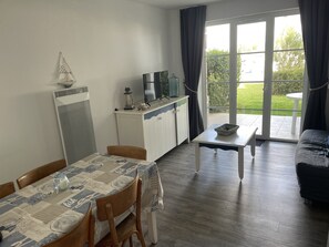 Dining - Détente Face au Port du Crouesty : Appartement 5 Personnes Avec Piscine (Arzon)