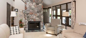 Falmouth Heights, Gourmet Kitchen, A+ Location, Walk to everything, Family Fun