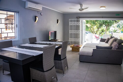 RIVERSIDE RESIDENCE  Beau Vallon 