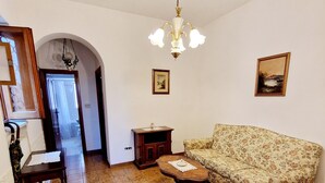 Unclassified image, 5 of 16, button - Apartment-Castro Pretorio 2 rooms (Roma)