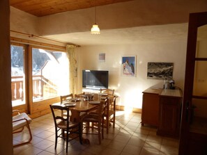 Dining - 3rd floor, parking, tv, ski locker, 38m², Les Contamines-Montjoie (Les Contamines-Montjoie)