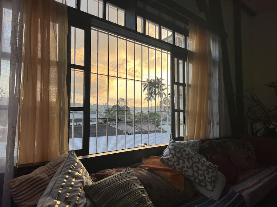 Chambre Ăconomique, plusieurs lits | Coin sĂ©jour