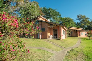 Dobbeltrom – deluxe | Allergitestet sengetøy, skrivebord, wi-fi (inkludert) og sengetøy