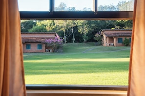 Quarto superior | 1 quarto, roupas de cama antialérgicas, escrivaninha, Wi-Fi de cortesia
