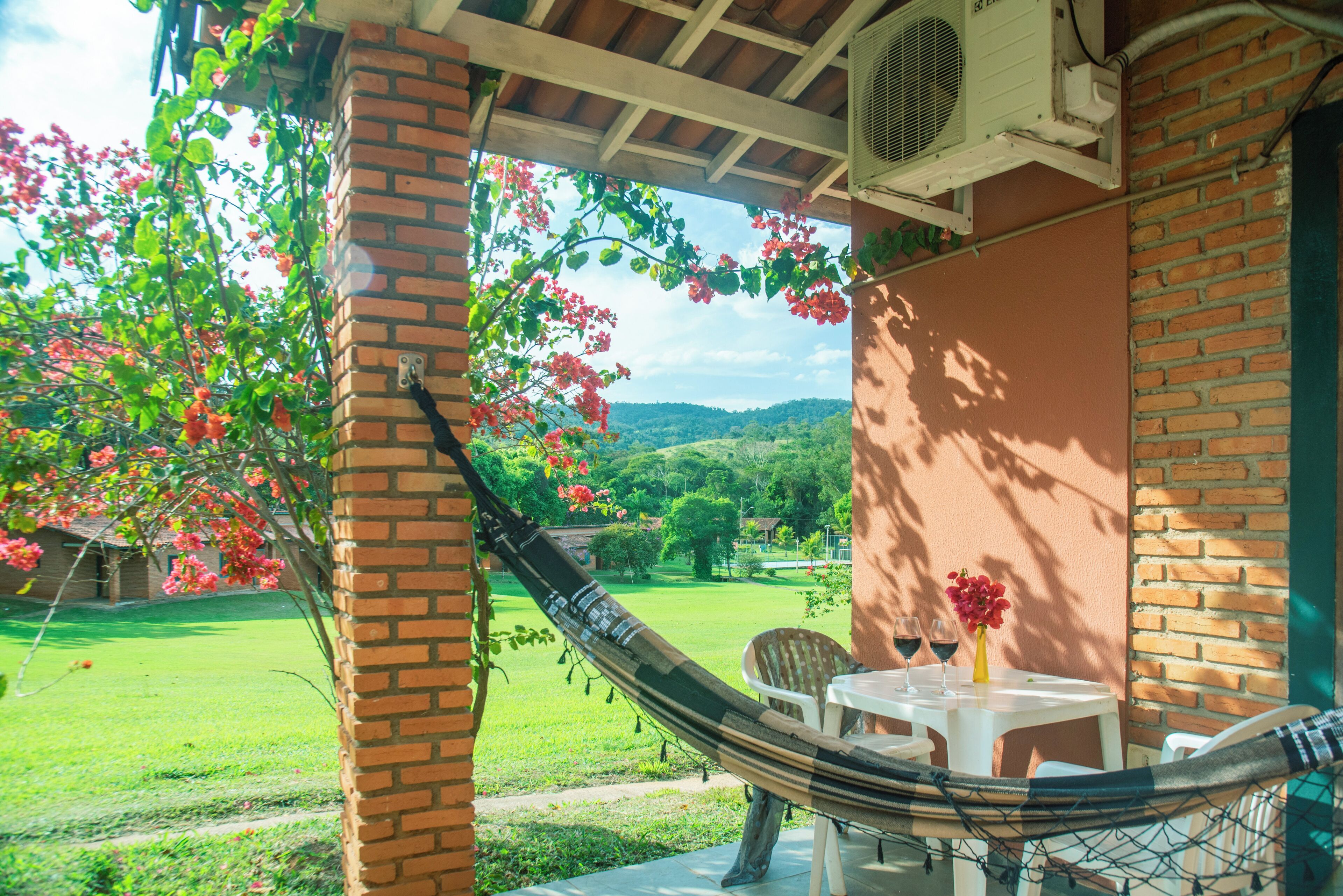 Quarto casal luxo | Área de estar | TV LCD, DVD player