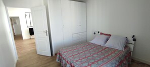 2 sovrum, strykjÀrn/strykbrÀda, wi-fi och sÀngklÀder