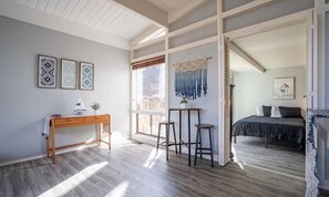 4 chambres, fer et planche à repasser, lit parapluie, Wi-Fi gratuit