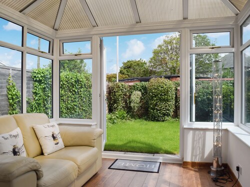 2 bedroom accommodation in Ansdell, near Lytham St Annes
