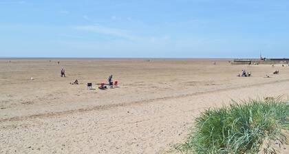 2 bedroom accommodation in Ansdell, near Lytham St Annes