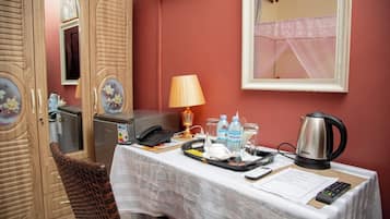 1 dormitorio, ropa de cama de alta calidad, escritorio y wifi gratis