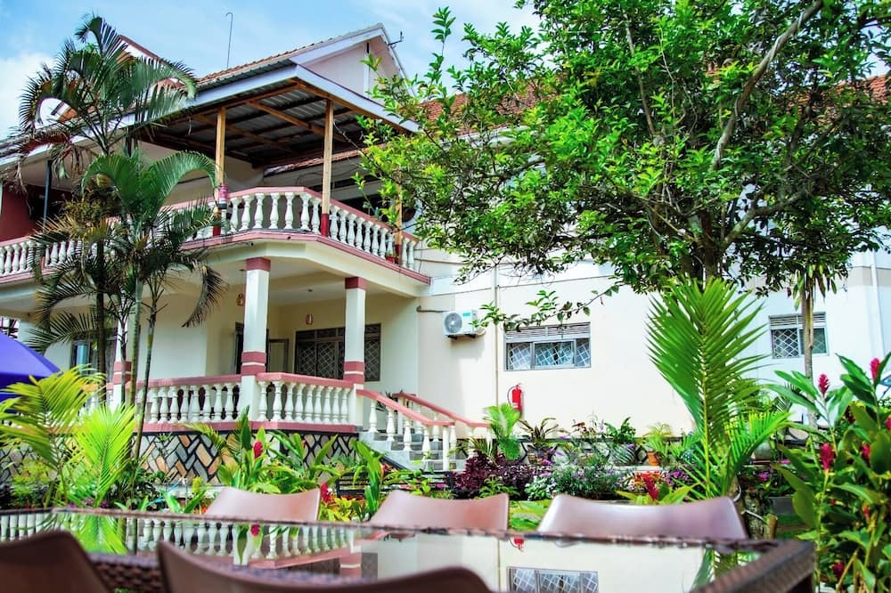 lakeshore bed ad breakfast