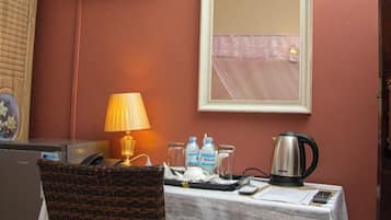 1 dormitorio, ropa de cama de alta calidad, escritorio y wifi gratis