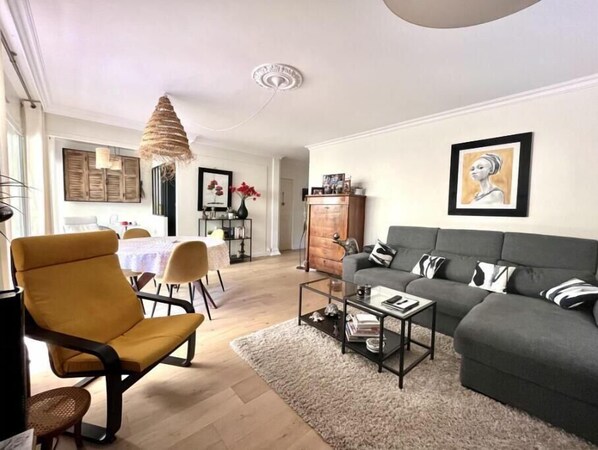 Living area - Appart Lumineux à 10 Minutes à Pied du Centre ,niché Dans un Écrin de Verdure (Aix-en-Provence)