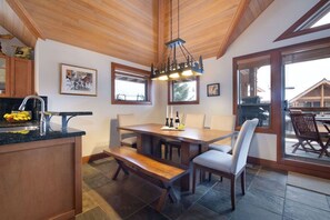 تناول الطعام