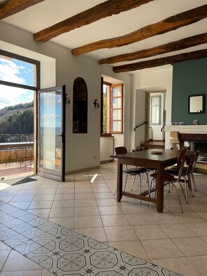 Dining - Gîtes Cantou du Viaduc 16 Personnes - Aveyron - Montjaux - vue Viaduc de Millau (Montjaux)