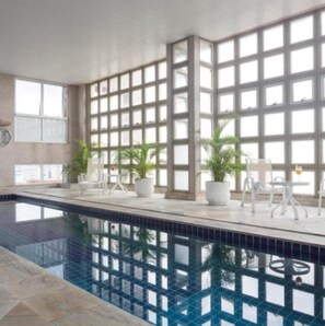 Innenpool, Liegestühle