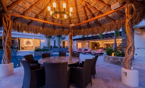 Outdoor dining - Ocean Sunset, Infinity Pool, and Beach Club Access (San José del Cabo)