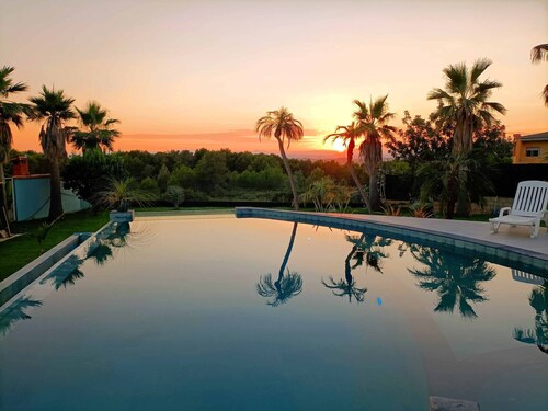 The Blue Diamond Villa-25min From Valencia