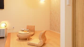 City Apartment | Living area